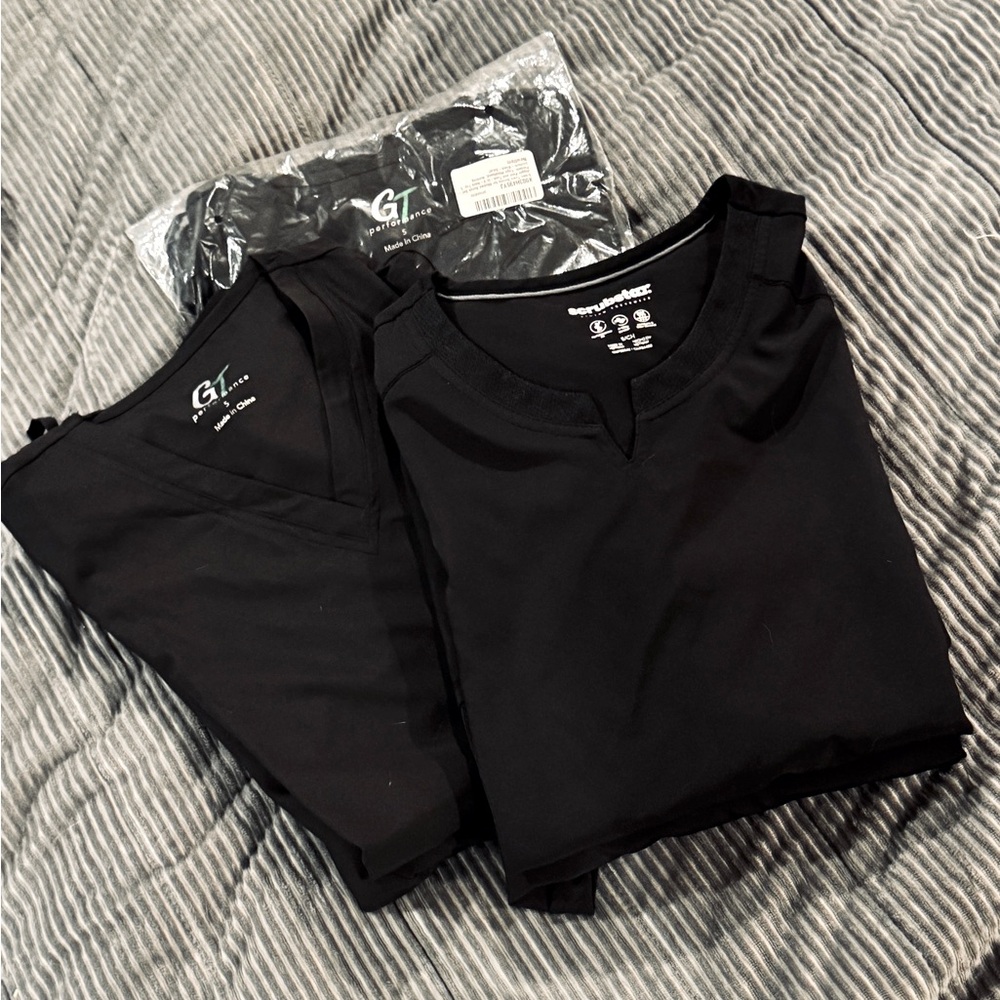 Scrubs set of 3 size small new and like new
